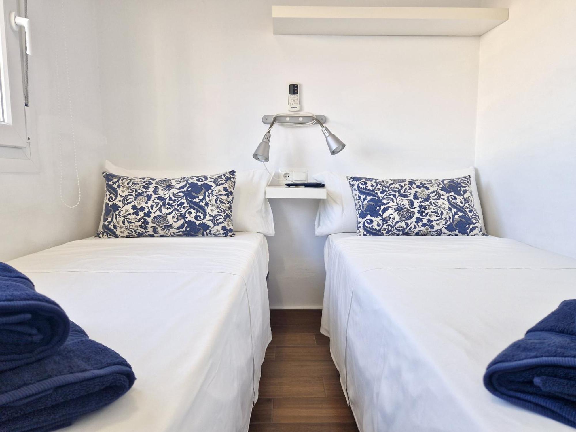 Sr Mediterraneo Playa De La Carihuela Torremolinos Bagian luar foto